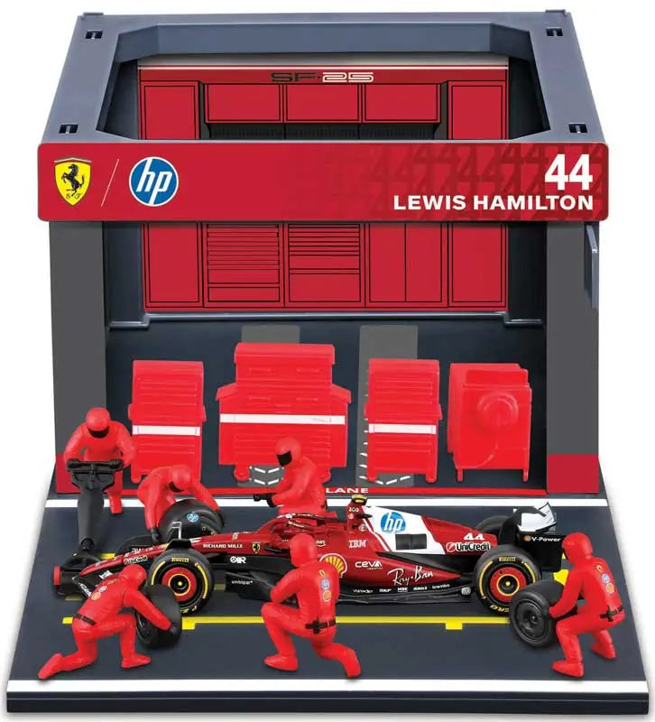 1-43-f1-ferrari-sf-25-2025-pit-pass-diorama-hamilton