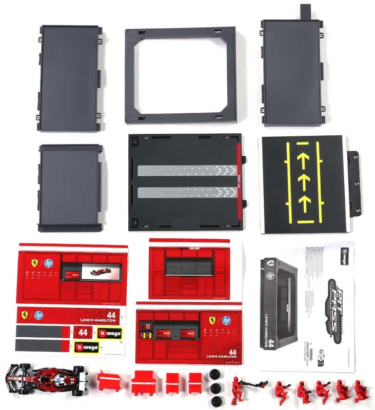1-43-f1-ferrari-sf-25-2025-pit-pass-diorama-hamilton