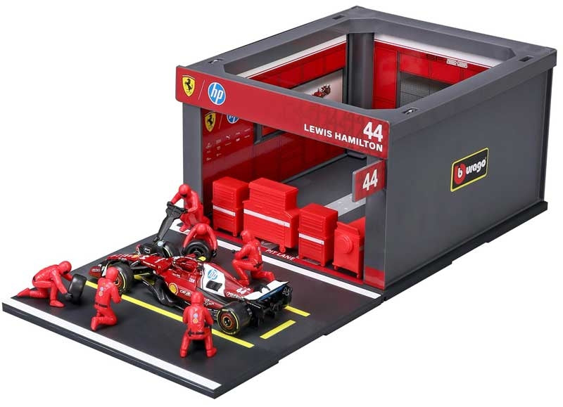 1-43-f1-ferrari-sf-25-2025-pit-pass-diorama-hamilton