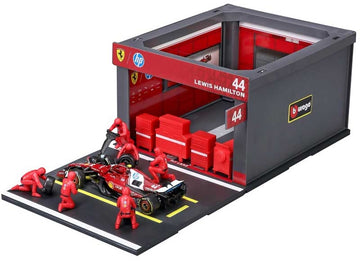 1-43-f1-ferrari-sf-25-2025-pit-pass-diorama-hamilton