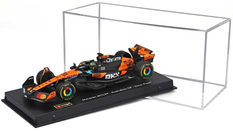 1-43-f1-mclaren-mcl39-2025-piastri-with-helmet