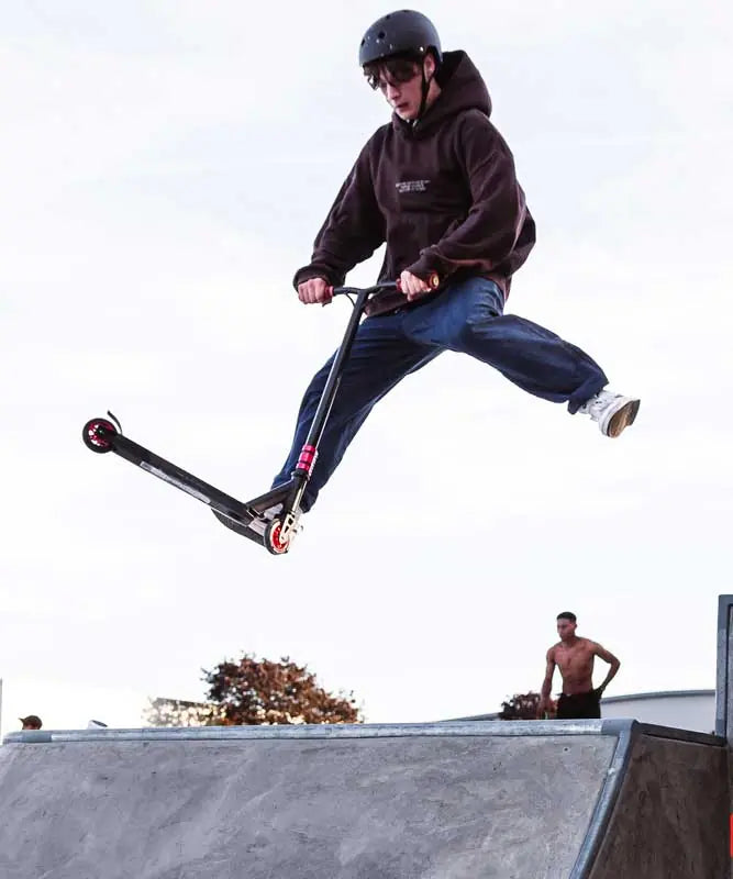 boldcube-deluxe-stunt-scooter-black-fire