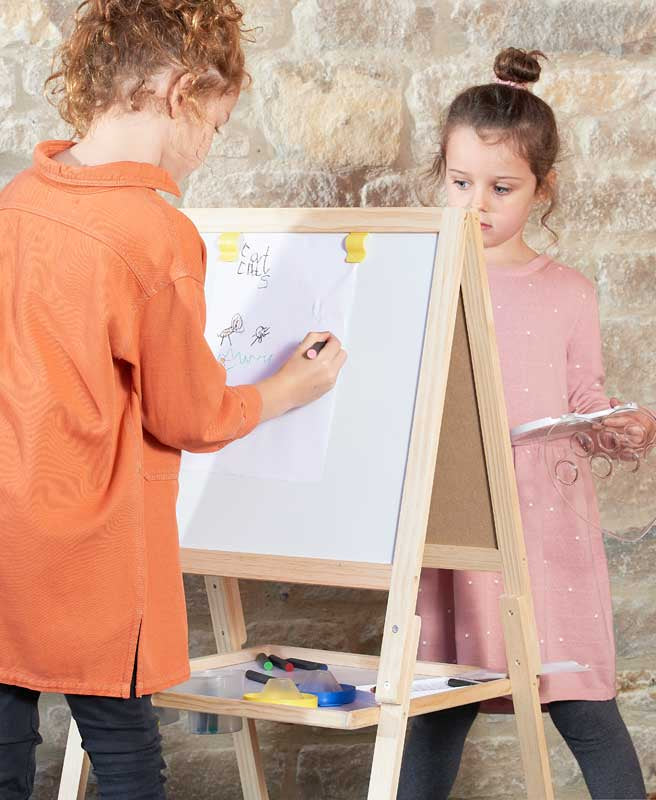 casdon-wooden-easel