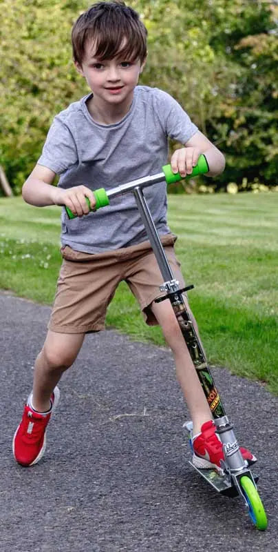 dinosaur-expedition-inline-scooter