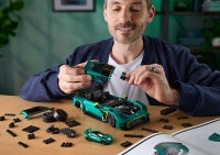 Mattel Brick Shop Hot Wheels Elite: Aston Martin Vantage Gts