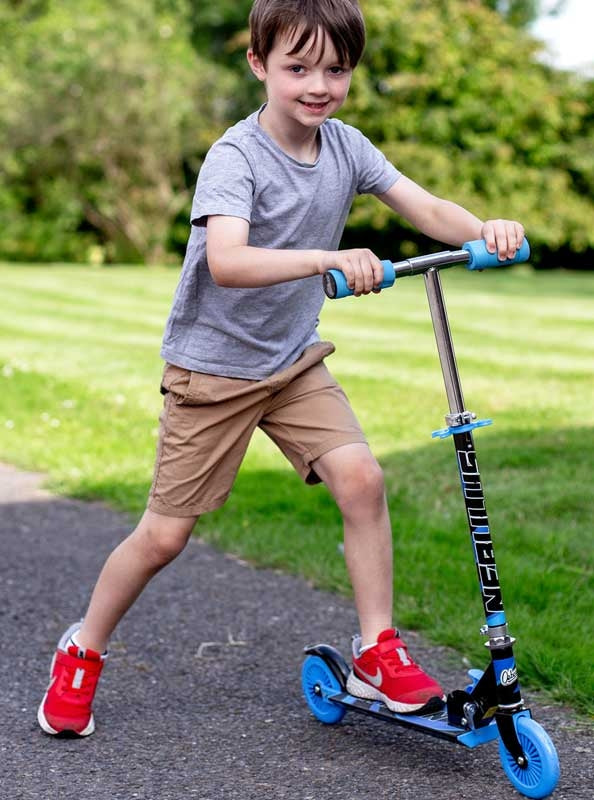 nebulus-scooter-black-blue